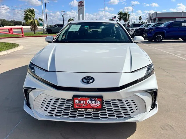 Used 2025  Toyota LE image 2