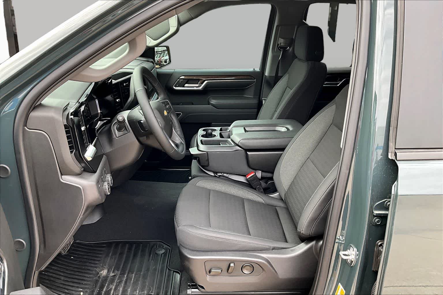 2026 Chevrolet Silverado 1500 LT - Photo 10