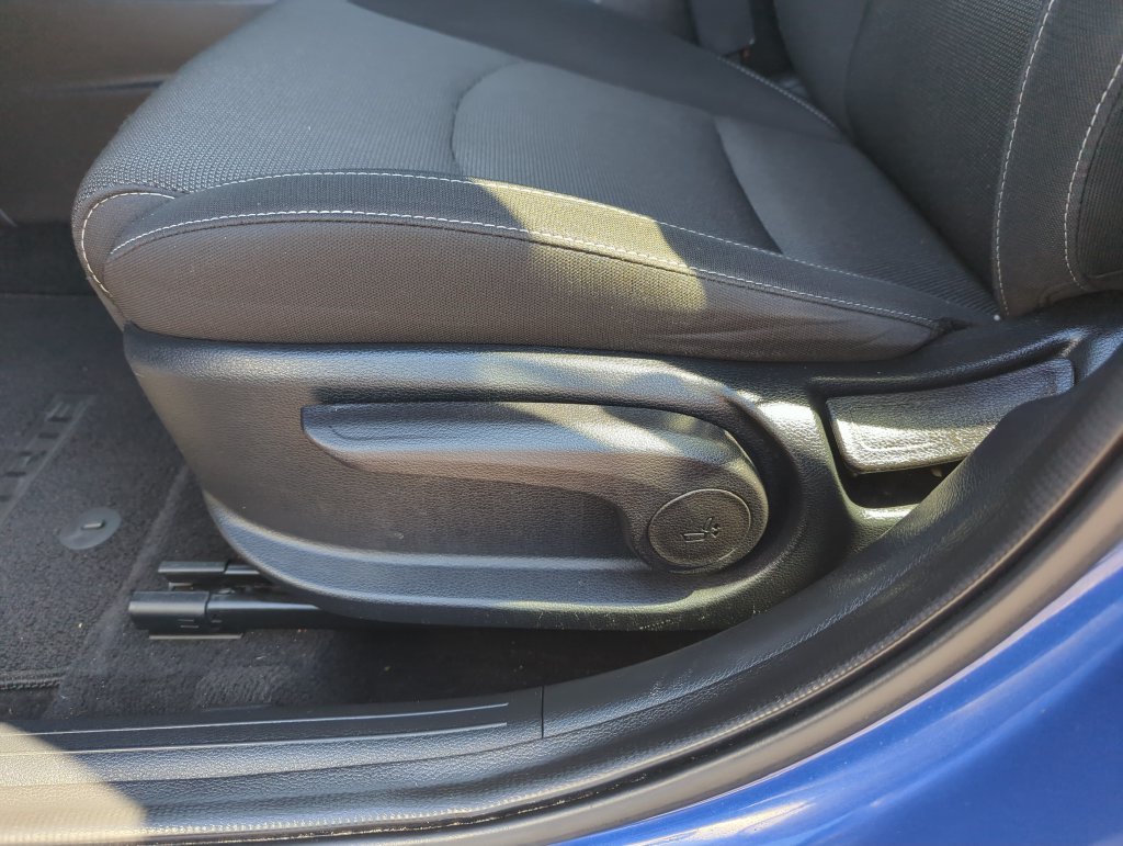 Used 2023 Blue Kia LXS image 13