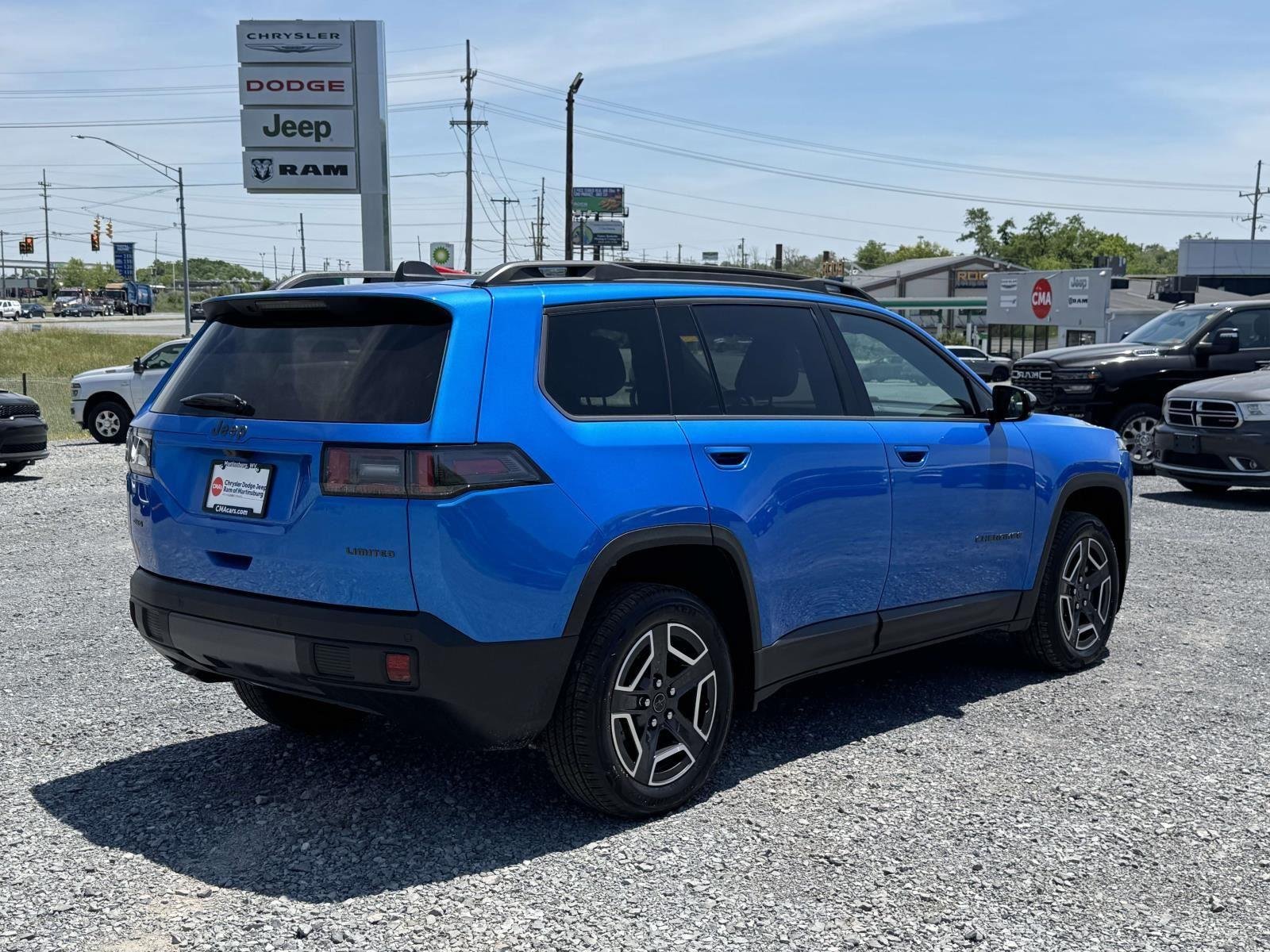 New 2026 Hydro Blue Pearl-Coat Exterior Paint Jeep Limited image 21