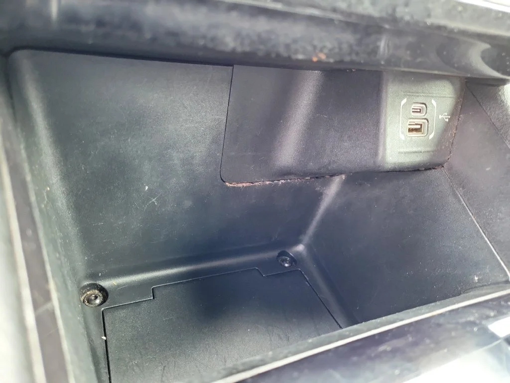Used 2022 White Jeep Latitude image 38
