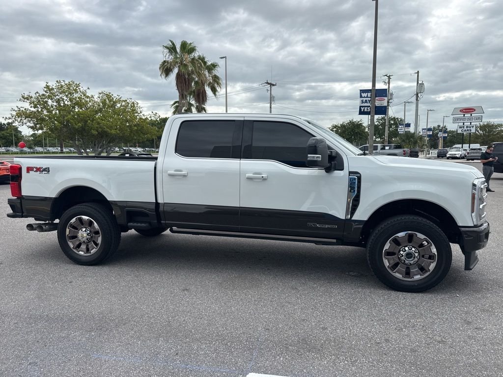 Used 2025  Ford King Ranch image 5