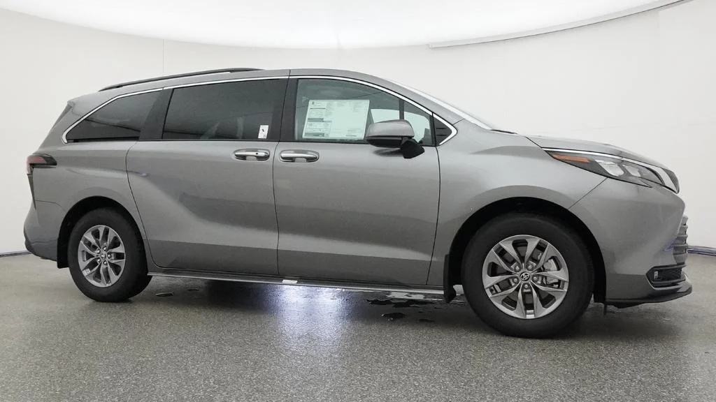 New 2026 Heavy Metal Toyota XLE image 27