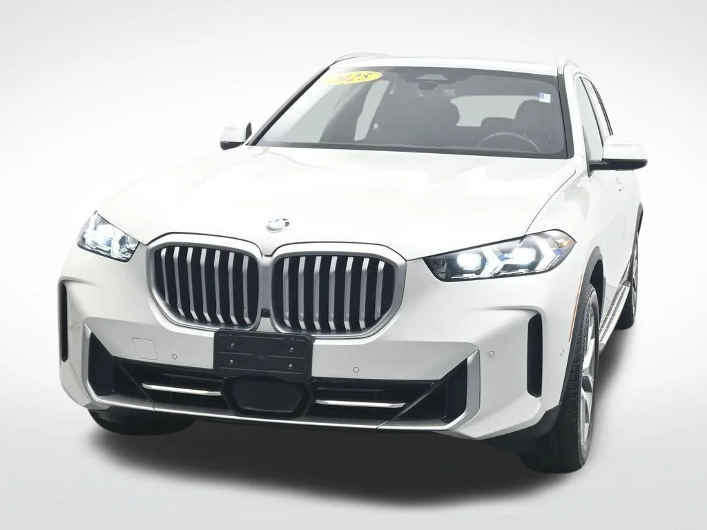 Certified Used 2025 White Metallic BMW xDrive40i image 2