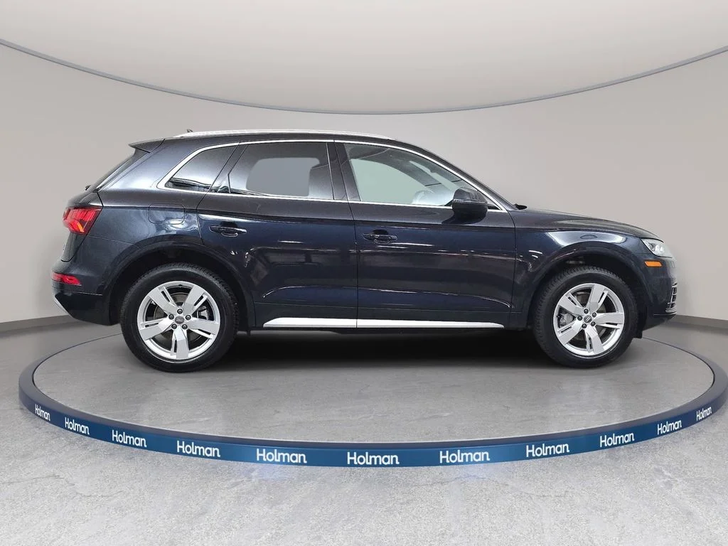 Used 2018 Moonlight Blue Metallic Audi 2.0T Premium image 5