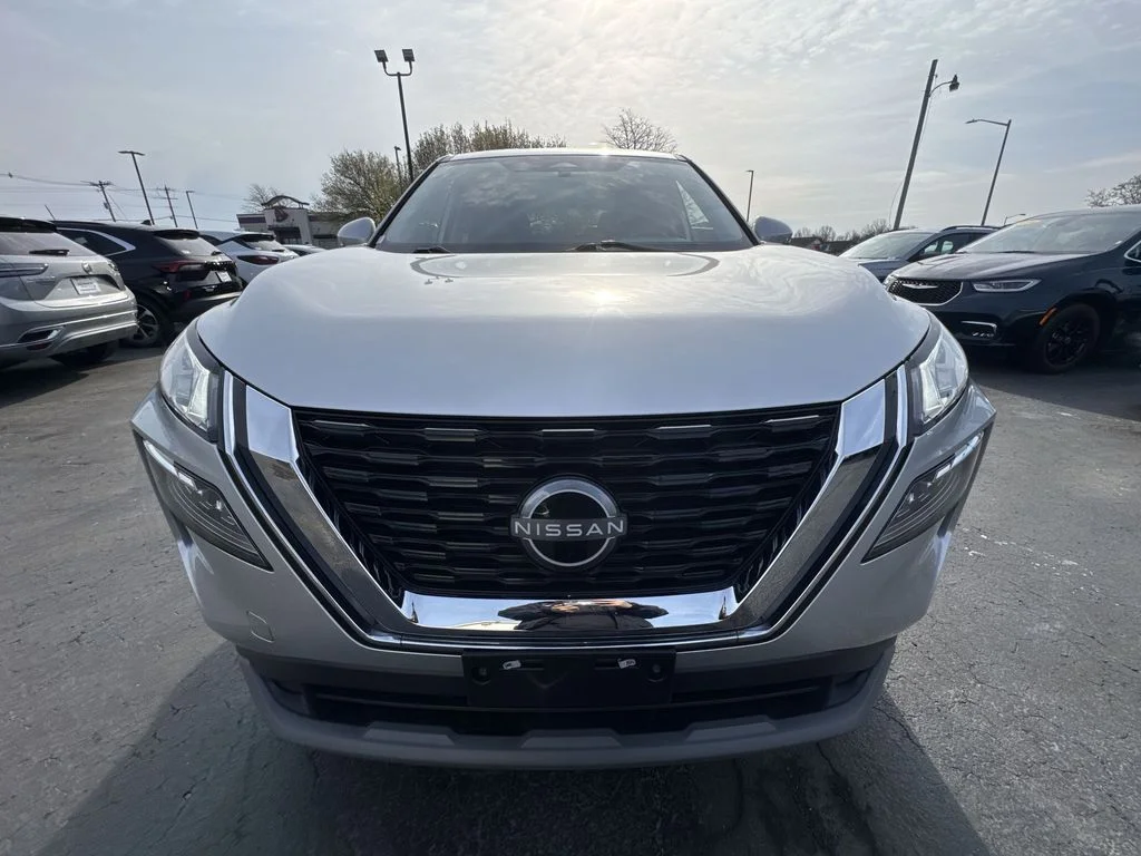 Used 2023 Silver Nissan SV image 25