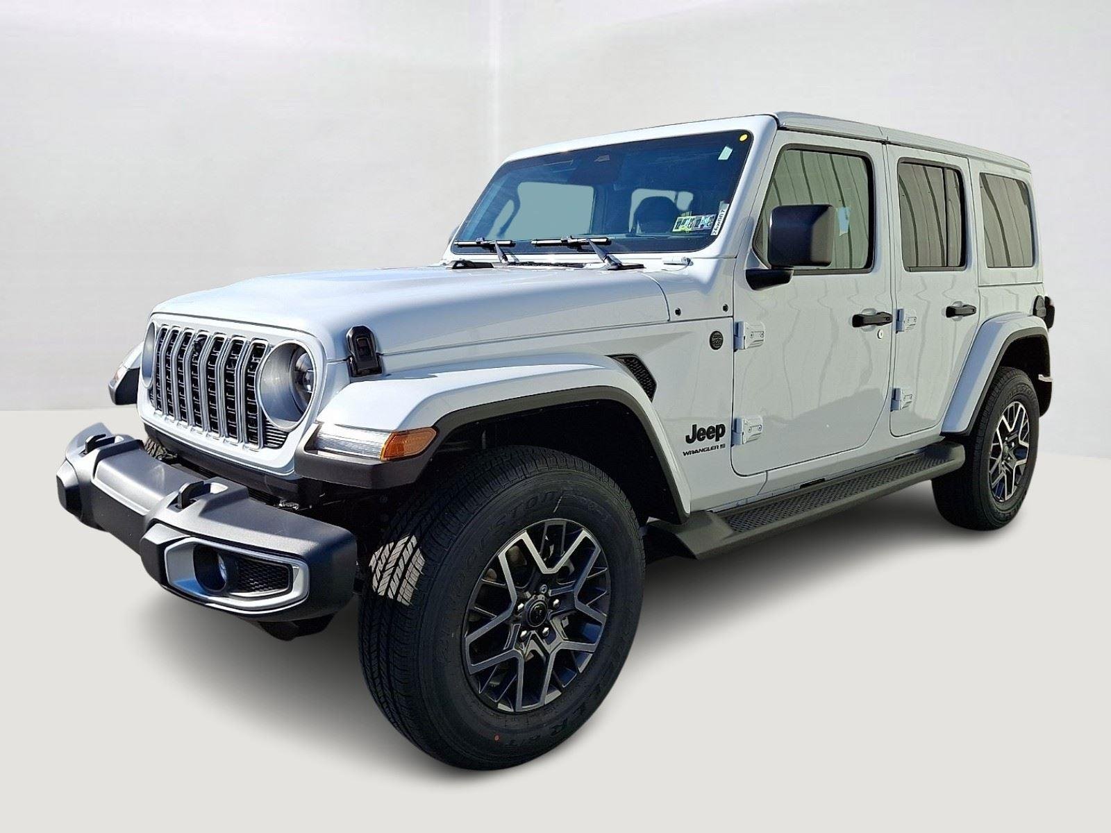 New 2026 Bright White Clear-Coat Exterior Paint Jeep Sahara image 2