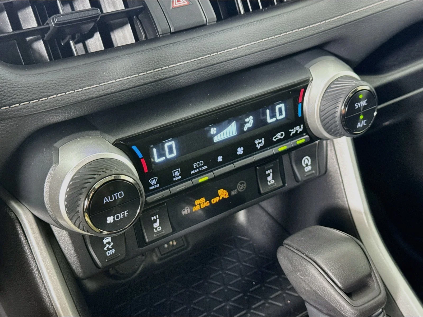 Certified Used 2024  Toyota XLE image 15