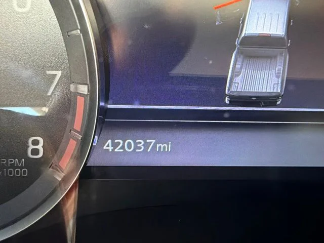 Used 2022 Red Alert Nissan SV image 9