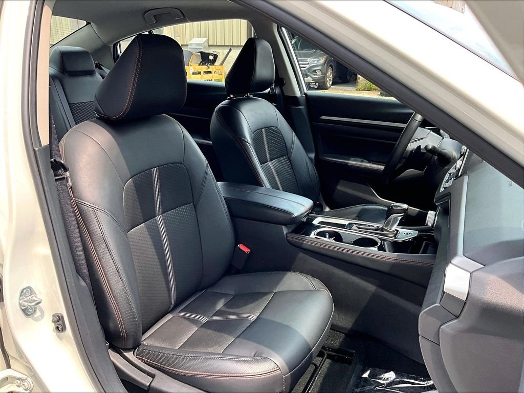 Used 2024 White Nissan 2.5 SR image 11