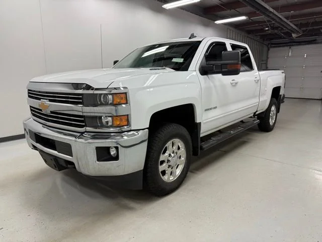 2015 Chevrolet Silverado HD 1LT 4WD Crew Cab Standard Box's photo