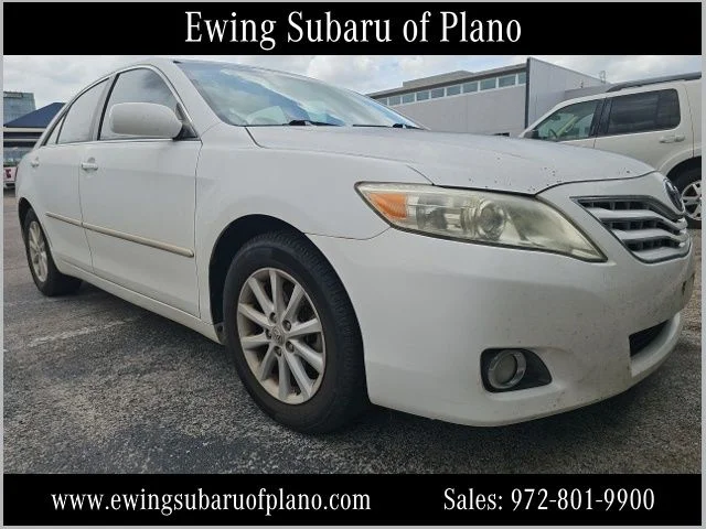 Used 2011 White Toyota XLE image 1