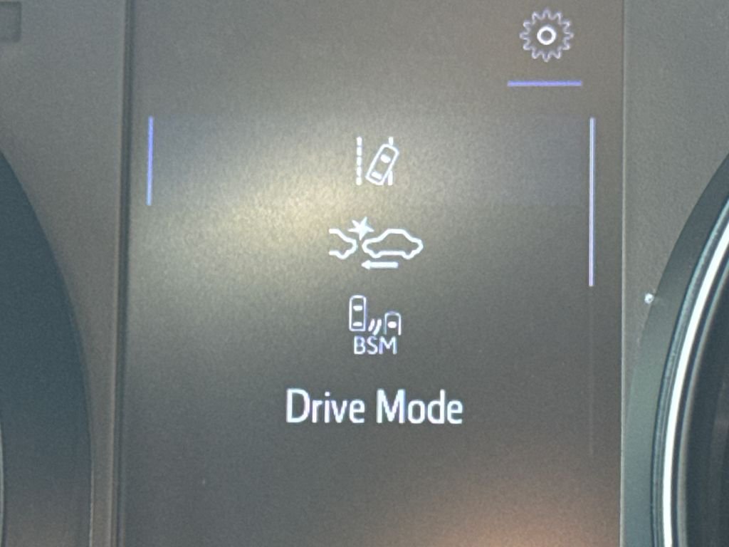 Certified Used 2020 White Toyota XLE image 18