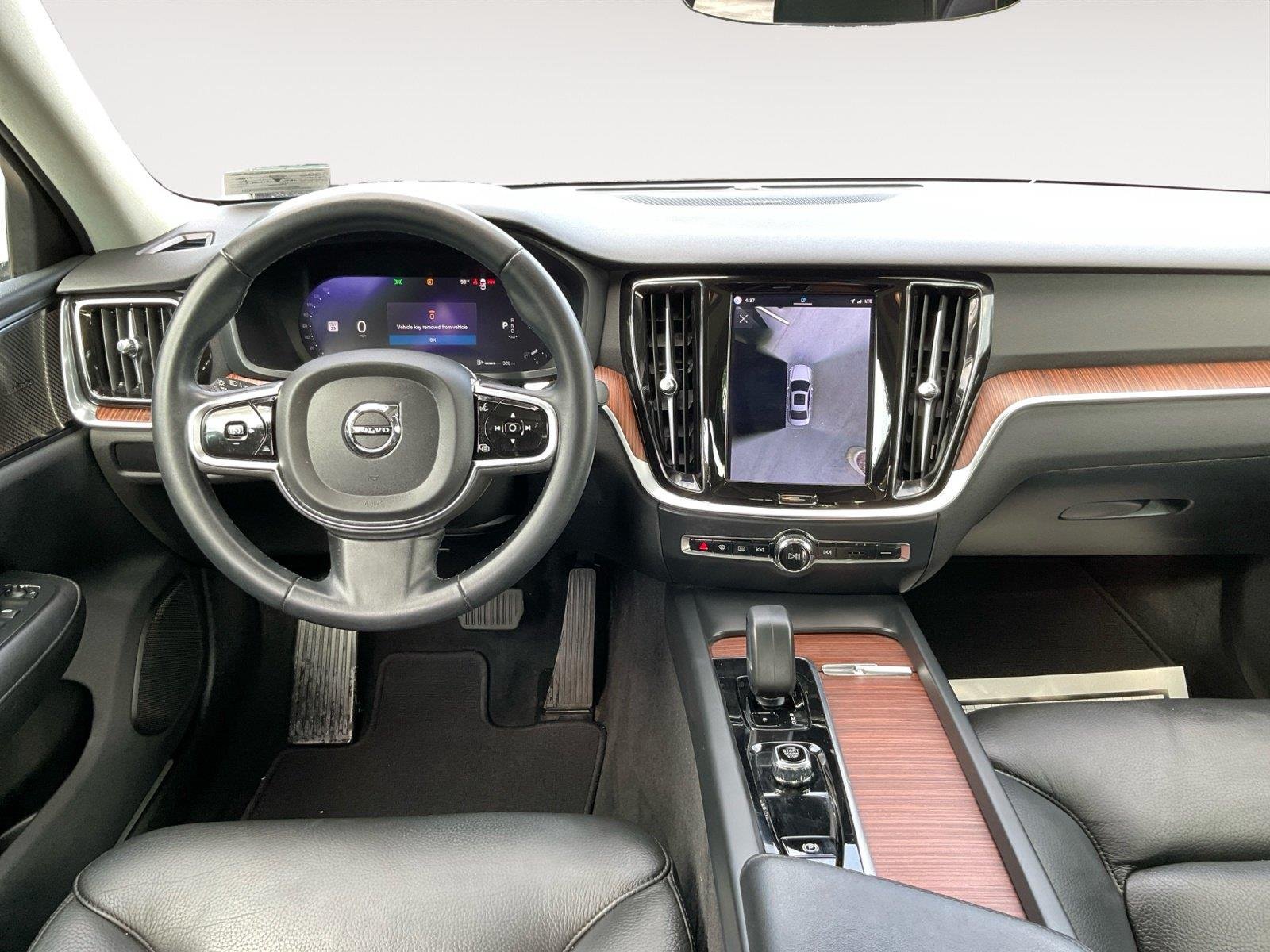 Used 2023 Crystal White Metallic Volvo Plus Dark Theme image 10