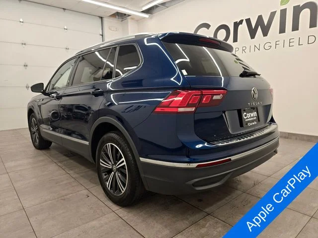 Used 2024 Atlantic Blue Volkswagen 2.0T SE image 3