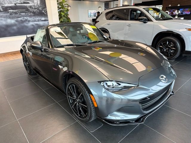 Machine Gray Metallic 2026 Mazda MX-5 Miata Convertible Rear-Wheel Drive 
