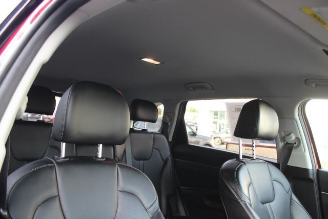 Used 2022 Red Kia S image 35