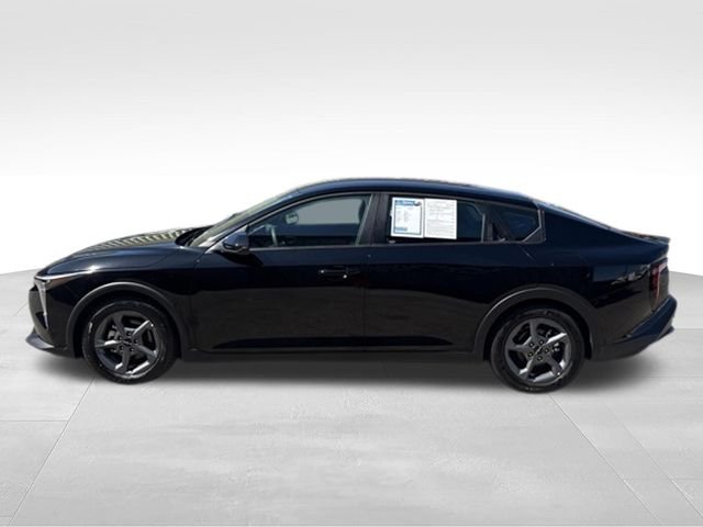 Used 2025 Black Kia LXS image 4