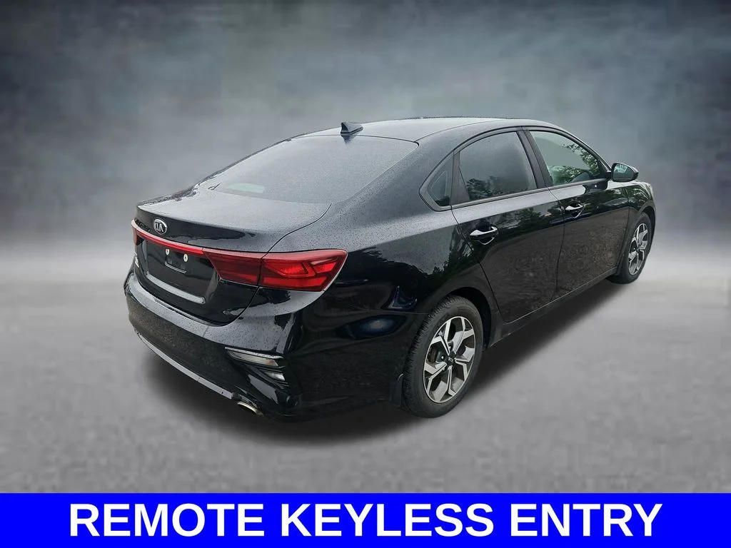 Used 2019 Black Kia LXS image 5