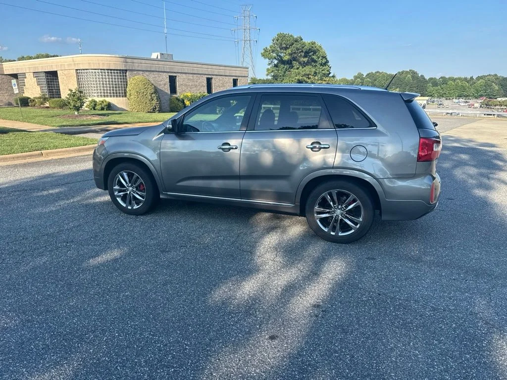 Used 2015 Silver Kia Limited V6 image 10
