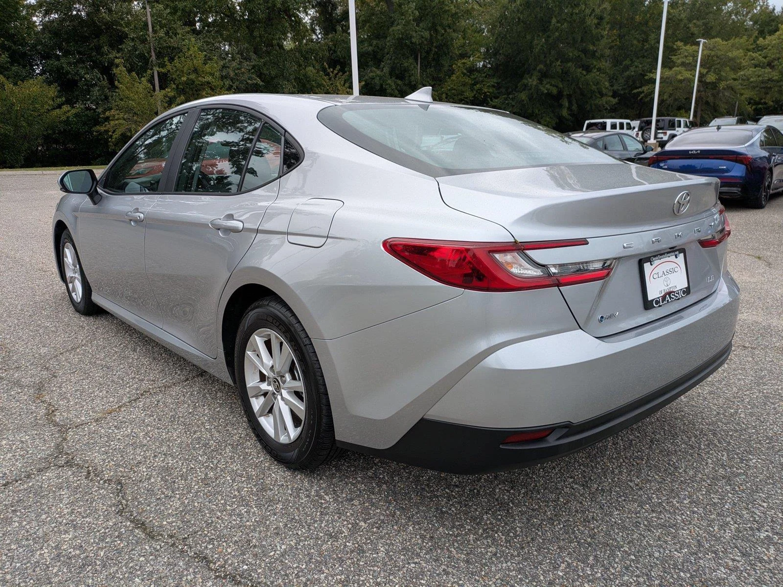 Used 2025  Toyota LE image 6