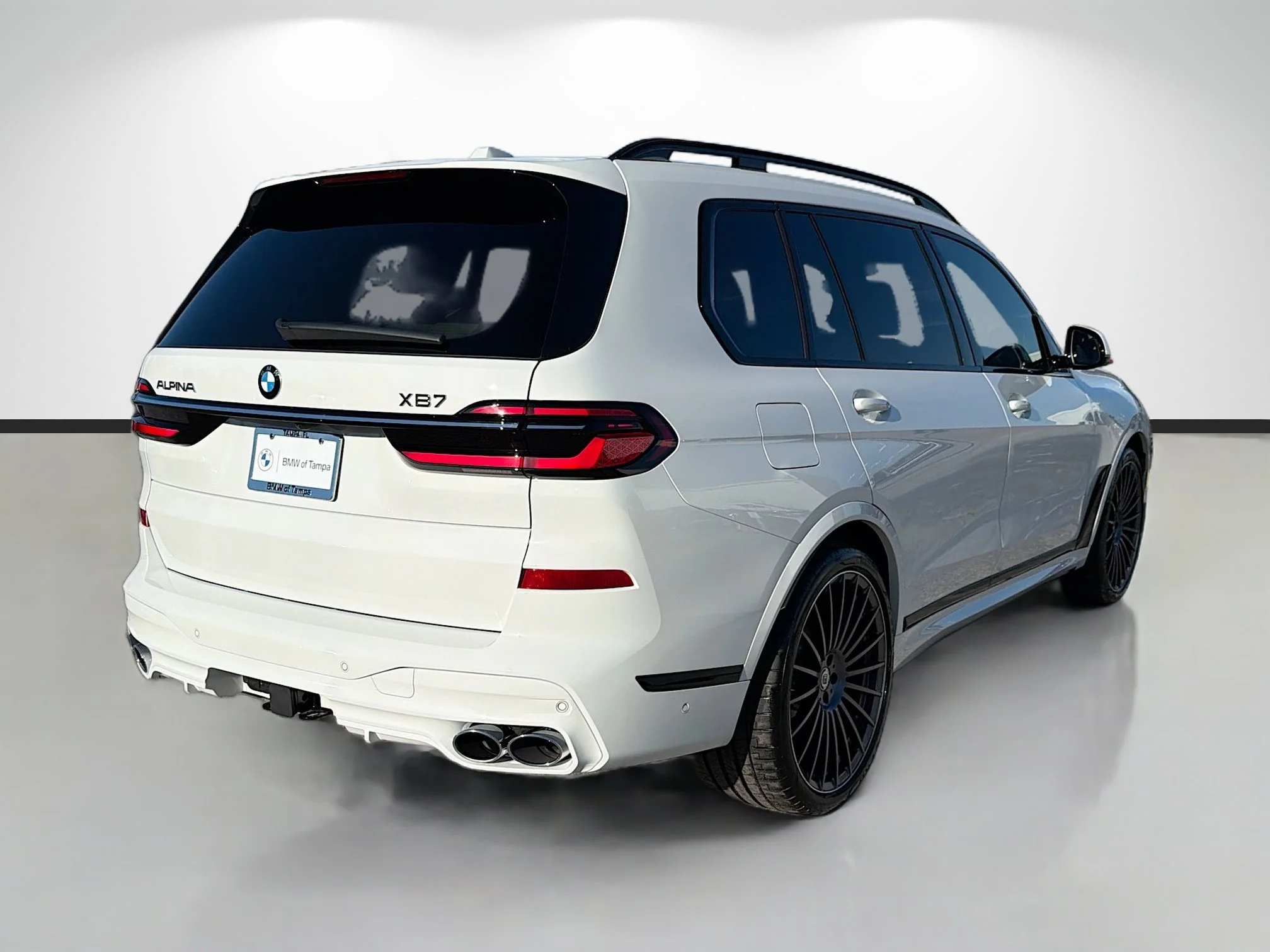 New 2026 Alpine White BMW ALPINA XB7 image 3