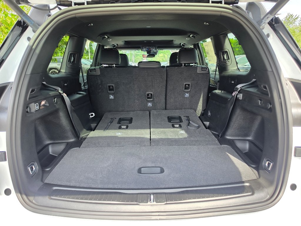 New 2026 Bright White Clear-Coat Exterior Paint Jeep Altitude image 6