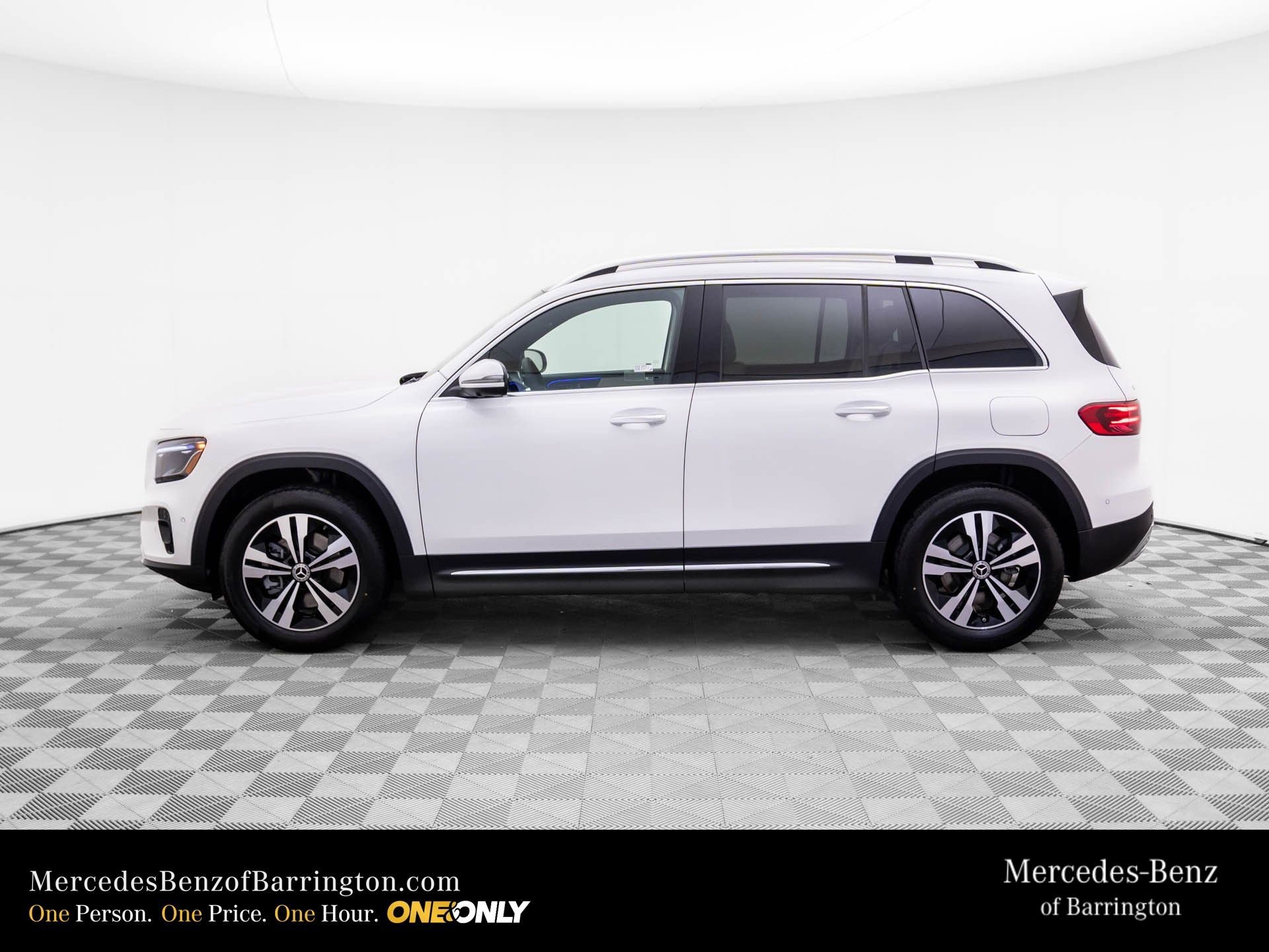 New 2026 Polar White Mercedes-Benz GLB 250 image 46