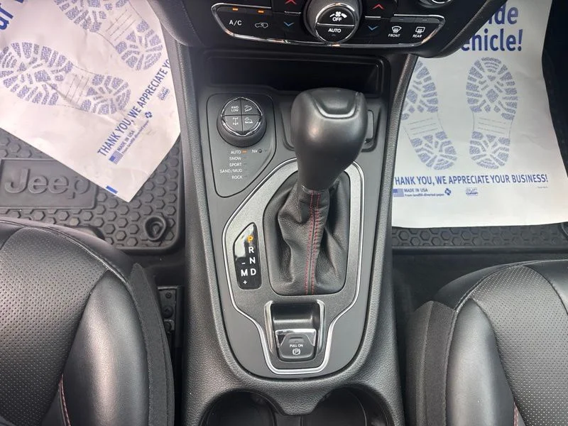 Used 2022 Silver Jeep Trailhawk image 38