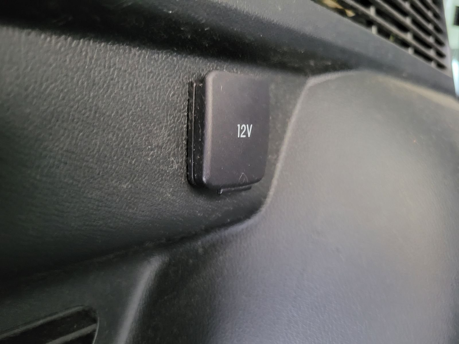Used 2020  Ford SE image 30