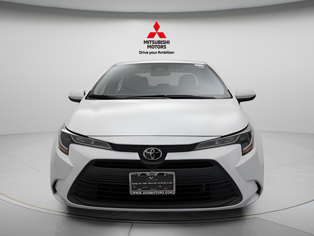 Used 2024 Ice Toyota LE image 4
