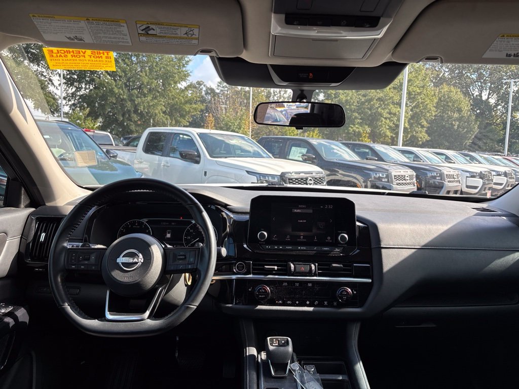 Used 2022 White Nissan SV image 9