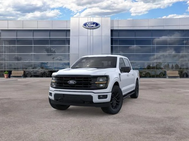 New 2026 Oxford White Ford XLT image 2