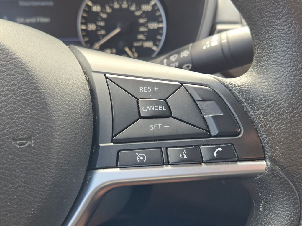 Used 2023 Silver Nissan 2.5 SV image 26