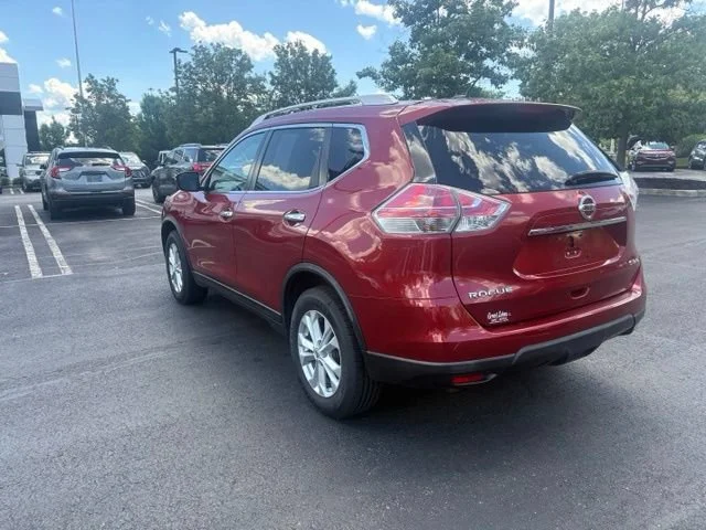 Used 2016  Nissan SV image 7