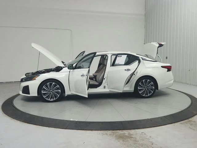 Used 2024 White Nissan 2.5 SL image 13