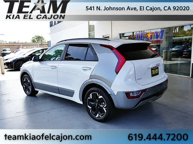 New 2026 White Kia Wave image 8
