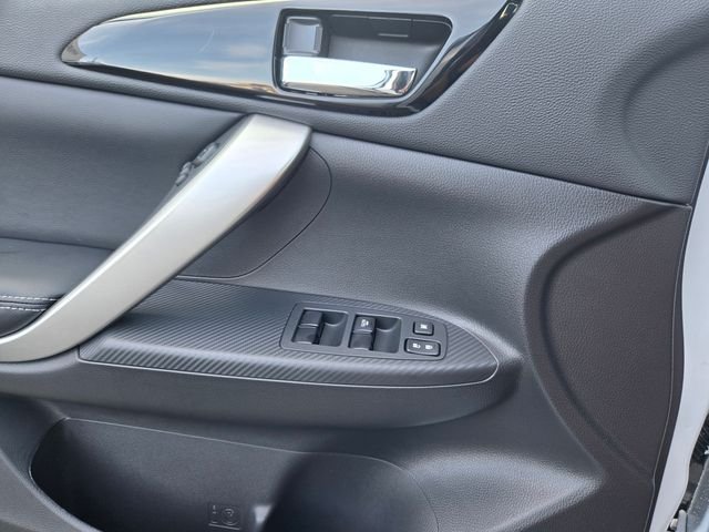 Used 2026  Mitsubishi SE image 14