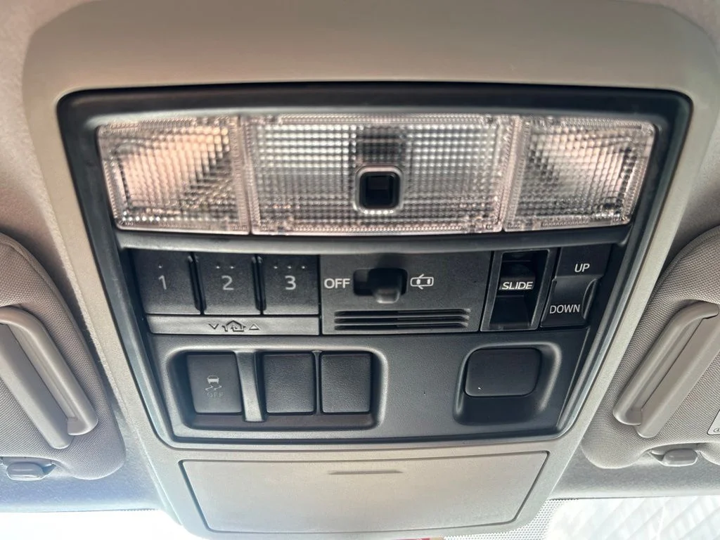 Used 2016 Silver Toyota SR5 Premium image 16