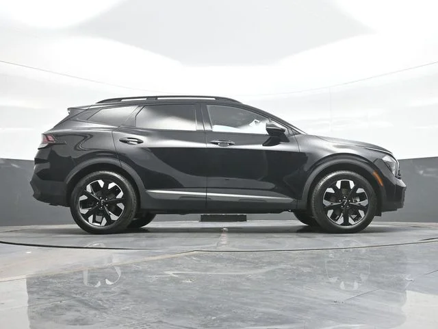 Used 2023 Black Kia X-Line image 24