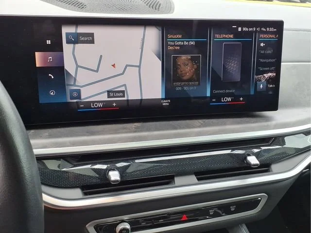 Used 2023  BMW xDrive40i image 11