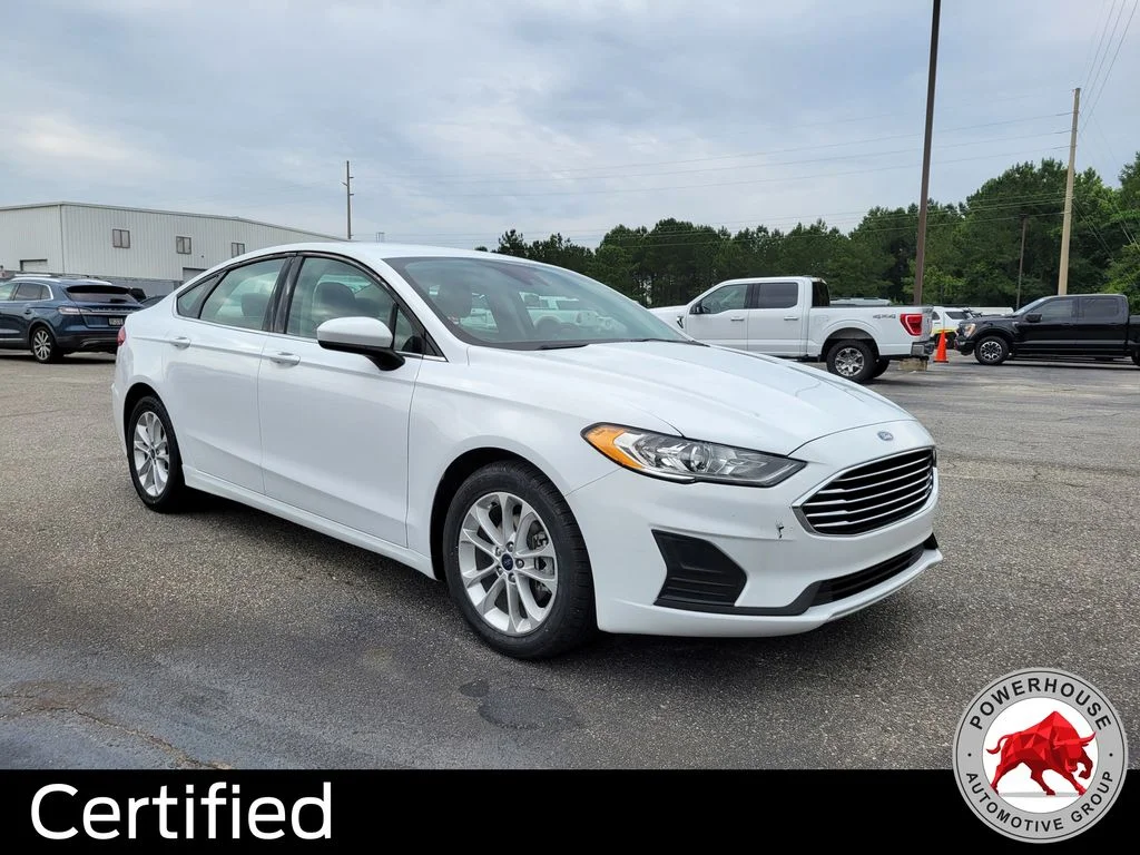 Used 2020 White Ford SE image 9
