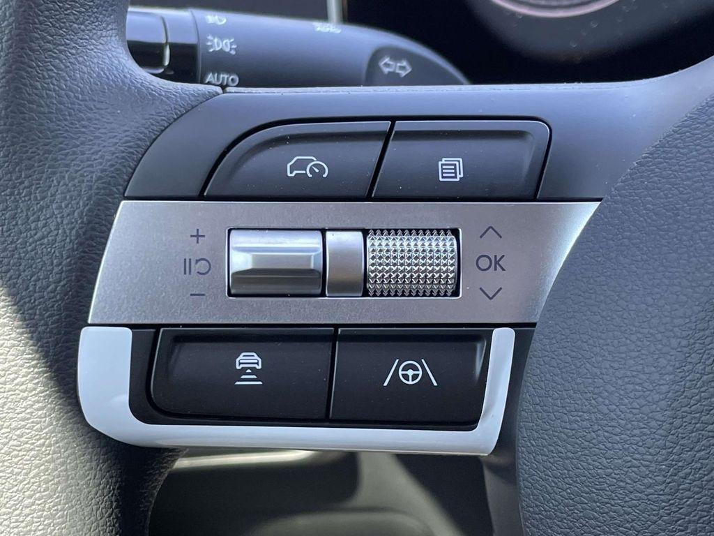 New 2026 White Hyundai SEL AWD image 20