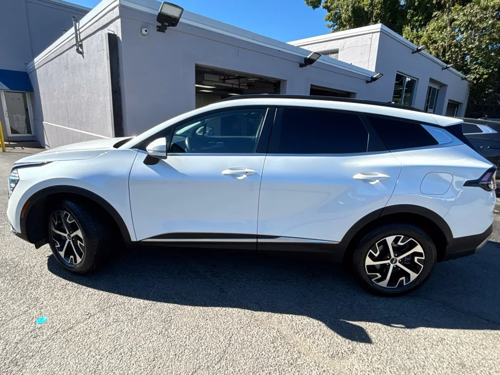 Used 2025 White Kia EX image 3