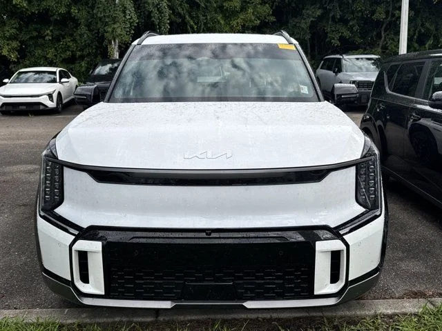 Used 2024 White Kia GT-Line image 2