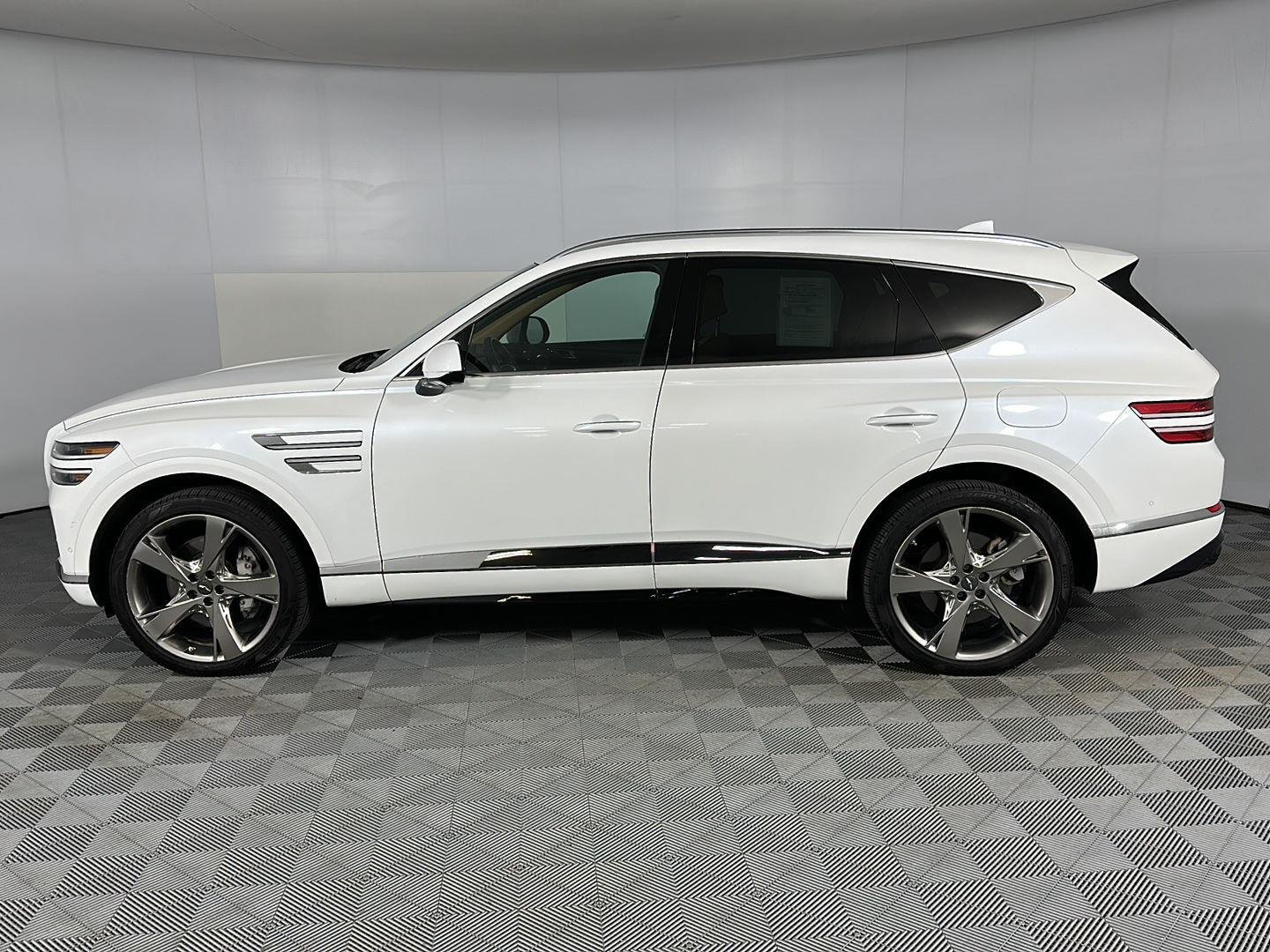 Used 2023 Uyuni White Genesis 2.5T image 5