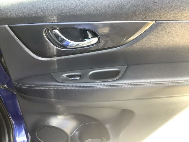 2020 Nissan Rogue SV - Photo 16