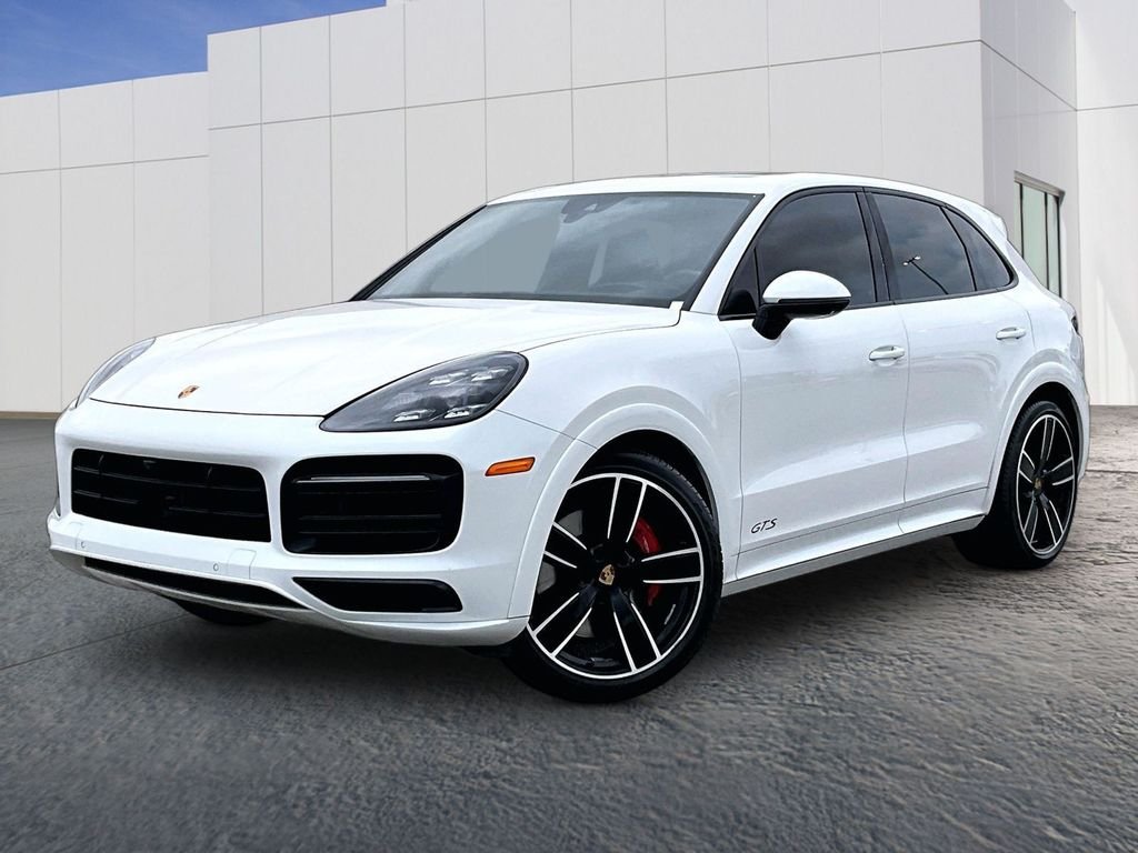2021 Porsche Cayenne GTS's photo