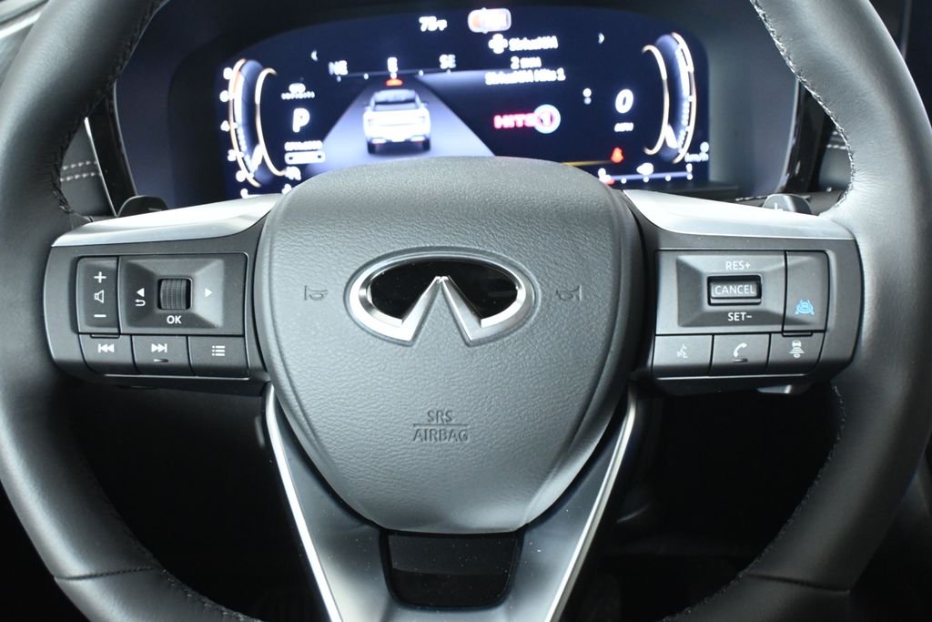 New 2027 RADIANT WHITE INFINITI Luxe AWD image 17