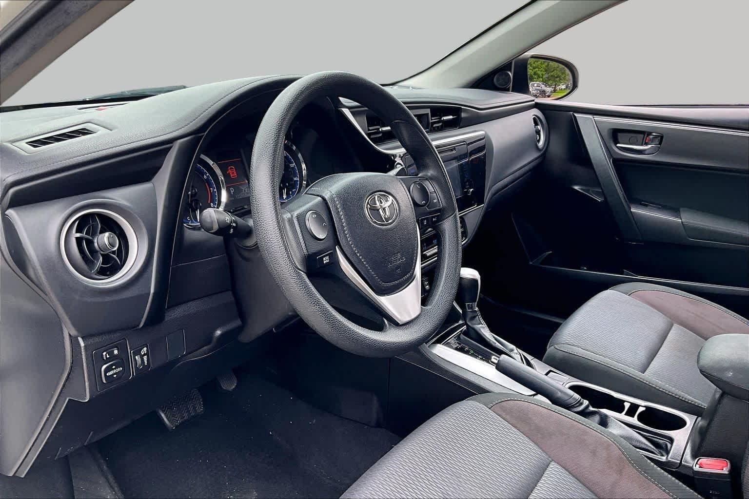 Used 2018 Super White Toyota LE image 16
